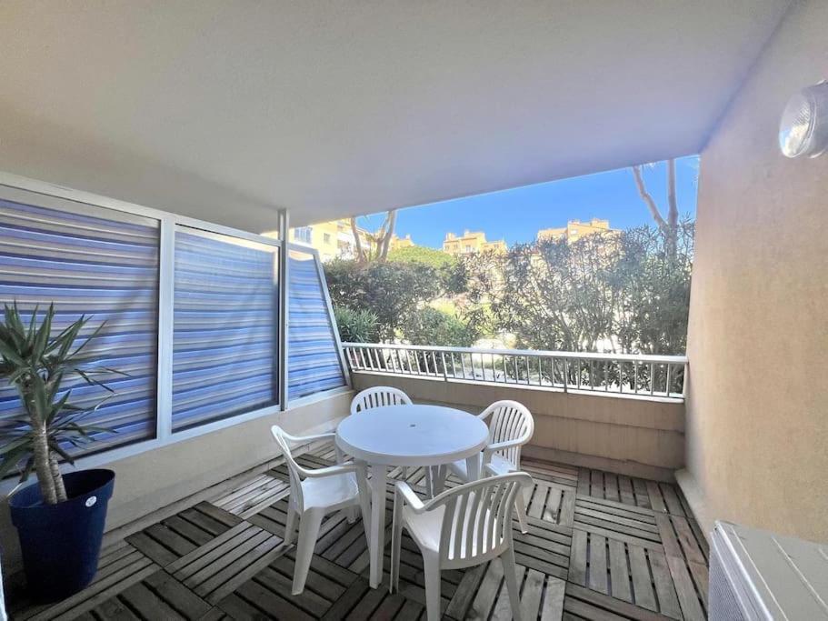 Appartement Port De Hyeres 4 Personnes Buitenkant foto